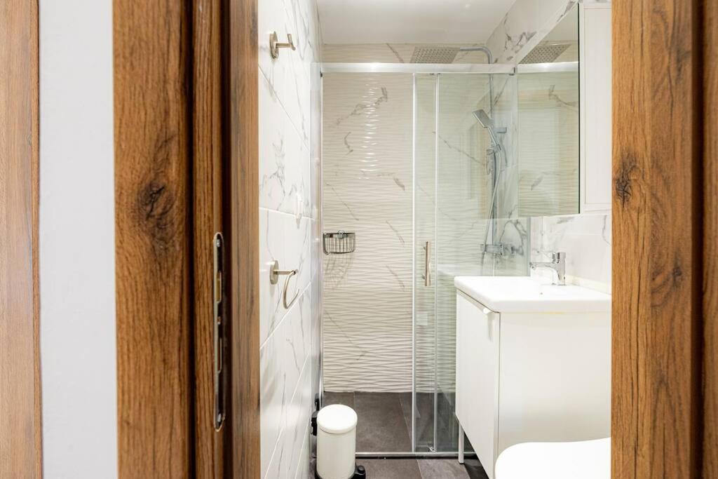 Spacious And Modern Flat At Koukaki, Near Acropolis 아테네 외부 사진